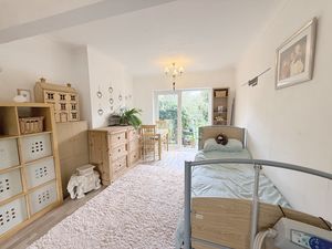 DINING ROOM- click for photo gallery